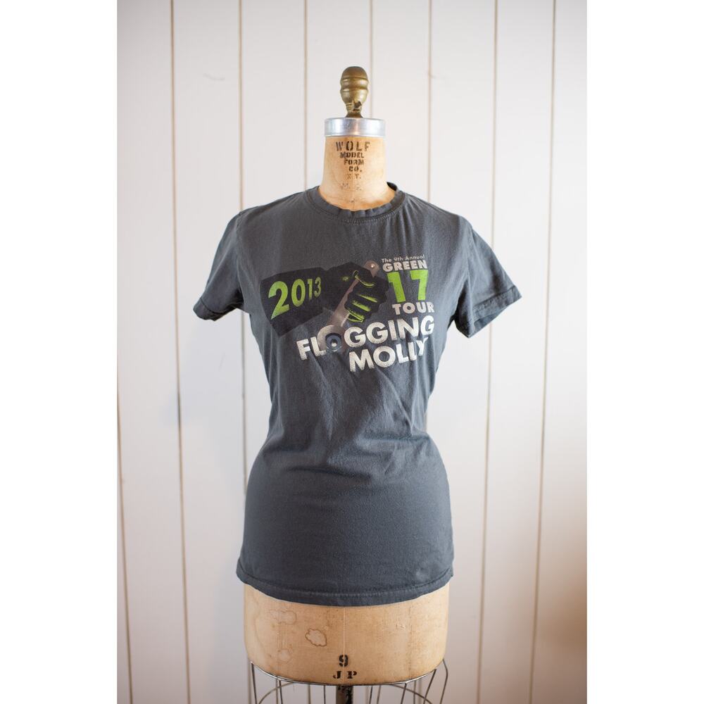 VTG Women's 2013 Flogging Molly Tour TShirt Band Tee Celtic Punk Rock Concert, L